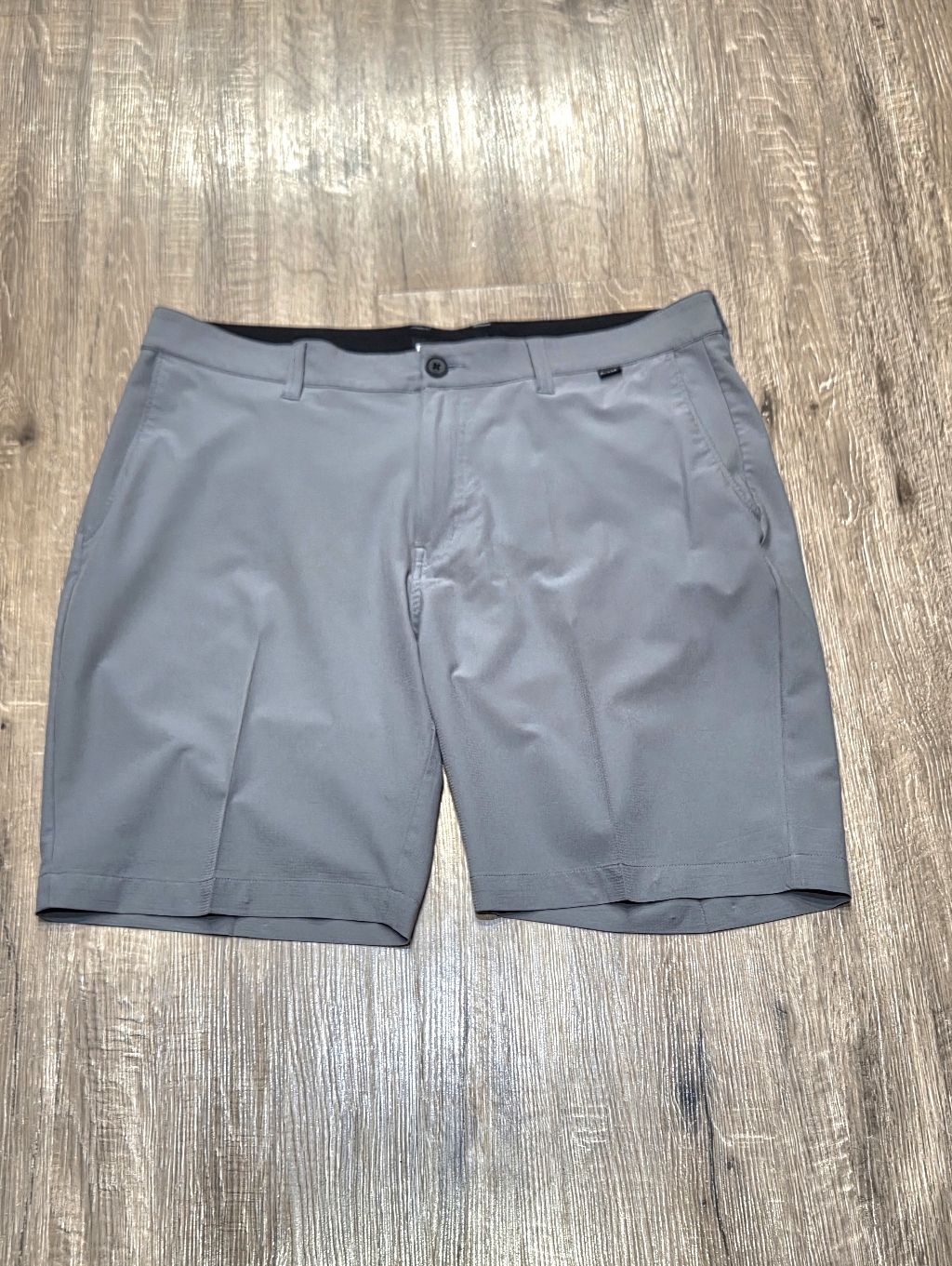 Travis Mathew Mens Preowned Golf Gray Shorts Size 38